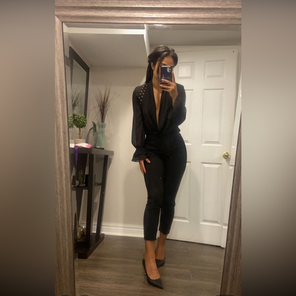 Beautiful Marciano Bodysuit Blouse - Like New - Picture 1 of 6